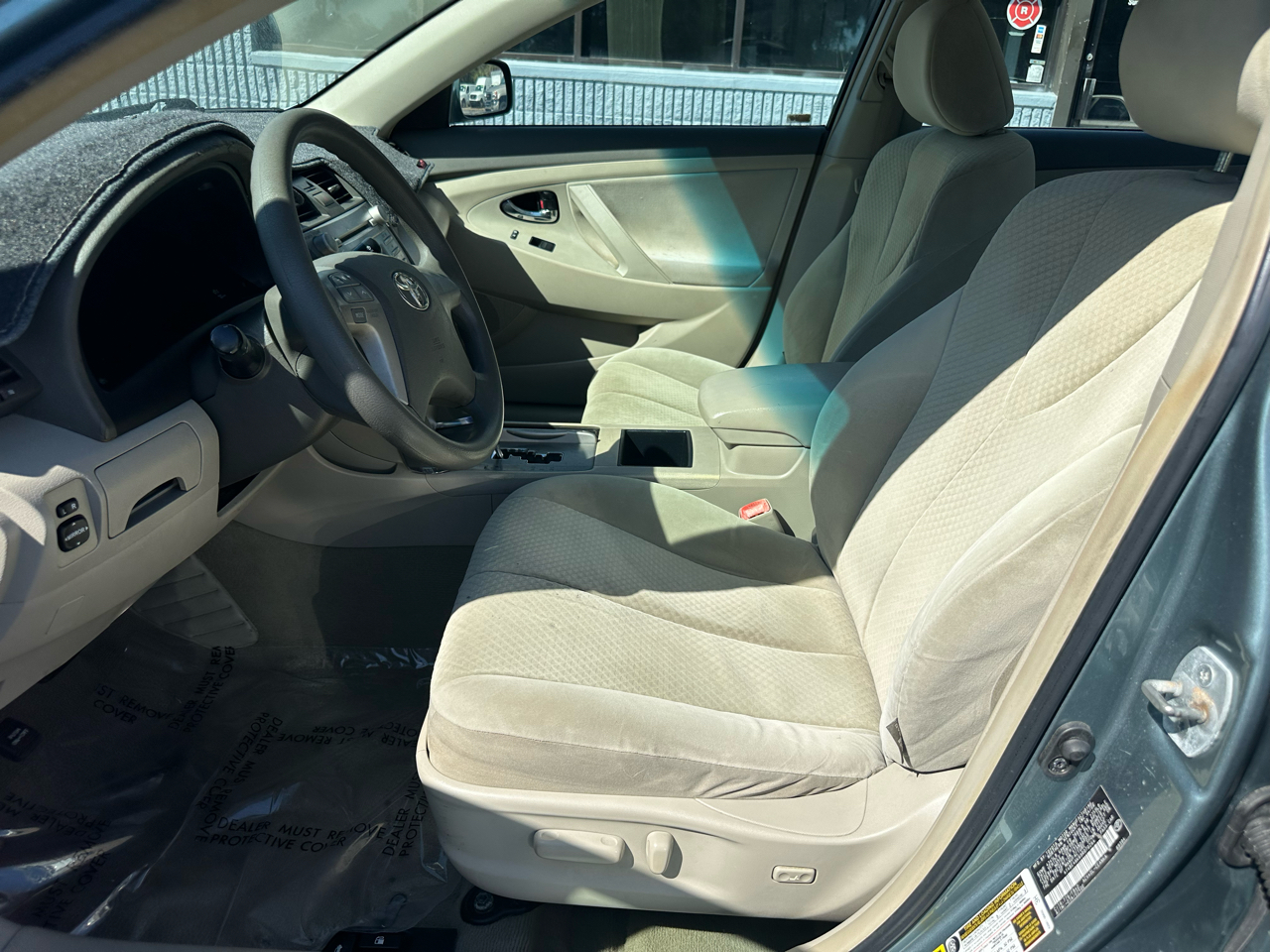 Toyota Camry 4dr Sdn I4 Auto LE (Natl) 2009