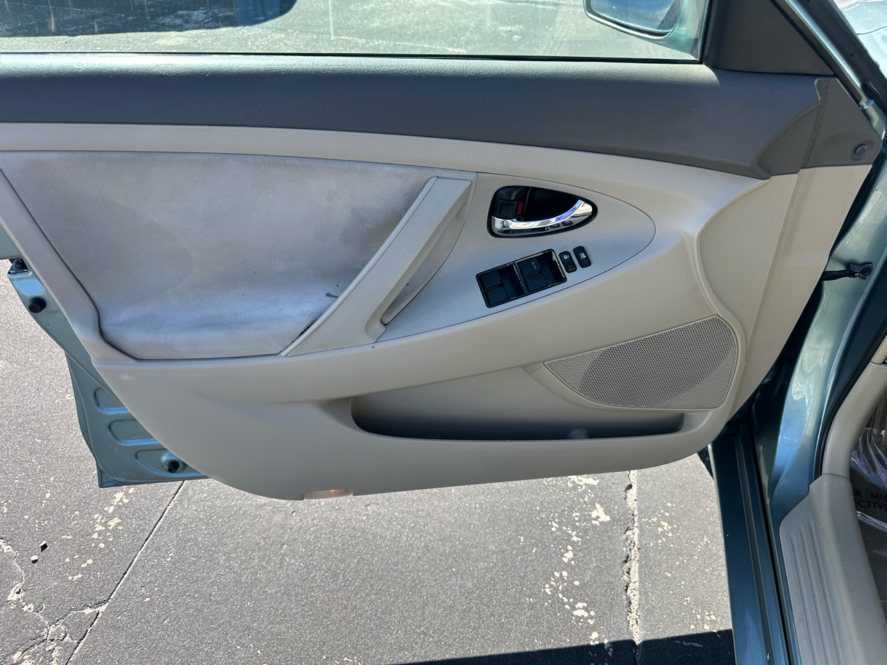 Toyota Camry 4dr Sdn I4 Auto LE (Natl) 2009