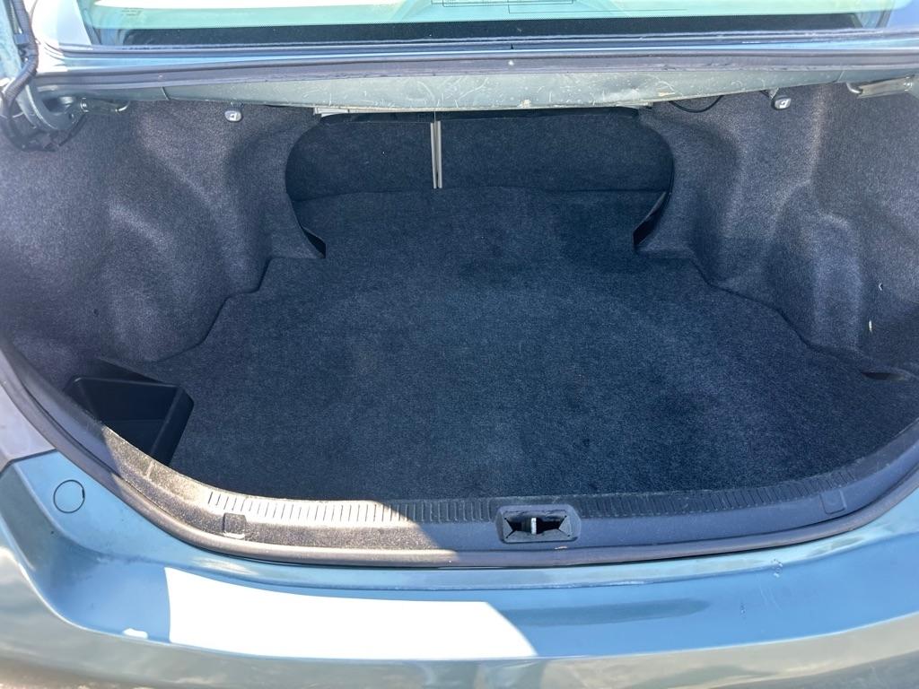 Toyota Camry 4dr Sdn I4 Auto LE (Natl) 2009