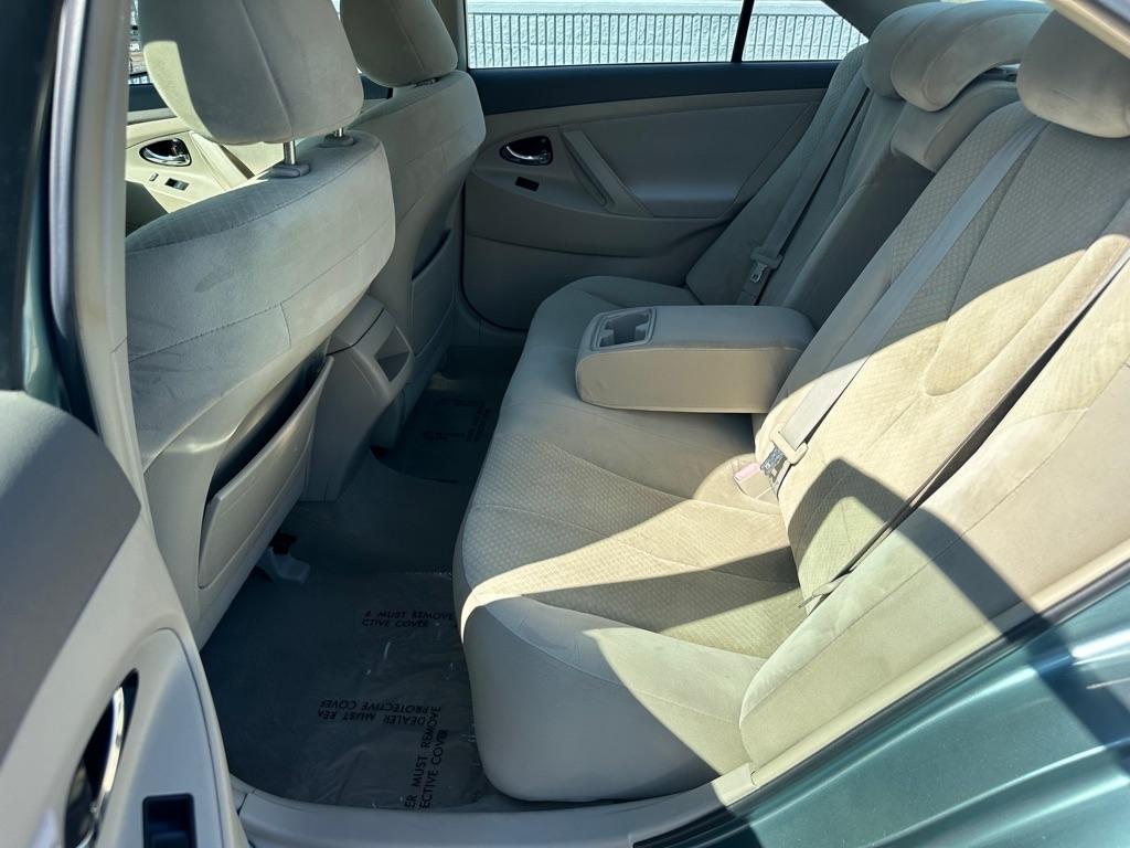 Toyota Camry 4dr Sdn I4 Auto LE (Natl) 2009