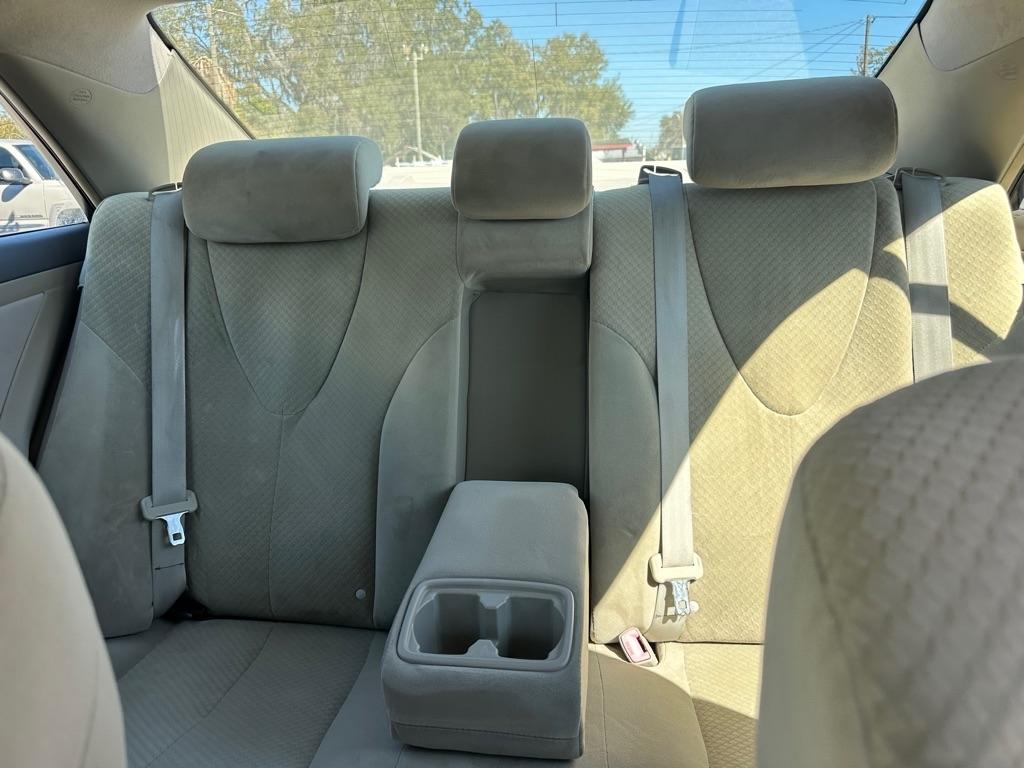 Toyota Camry 4dr Sdn I4 Auto LE (Natl) 2009