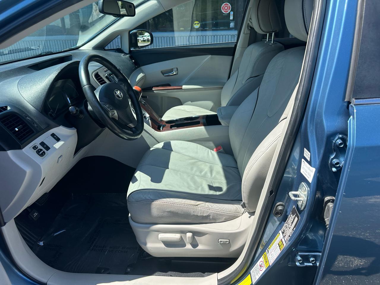 Toyota Venza 4dr Wgn I4 FWD (Natl) 2010