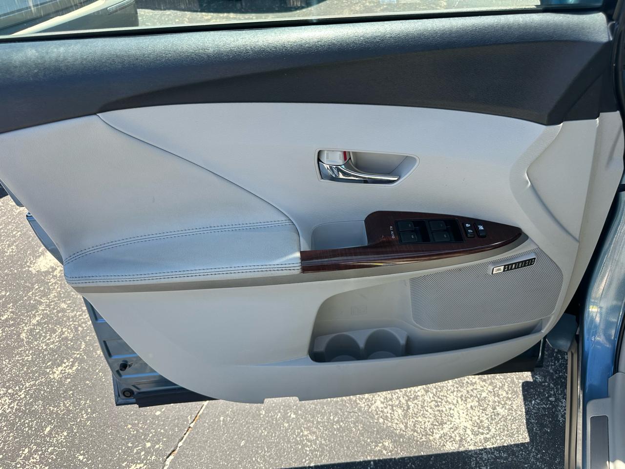 Toyota Venza 4dr Wgn I4 FWD (Natl) 2010