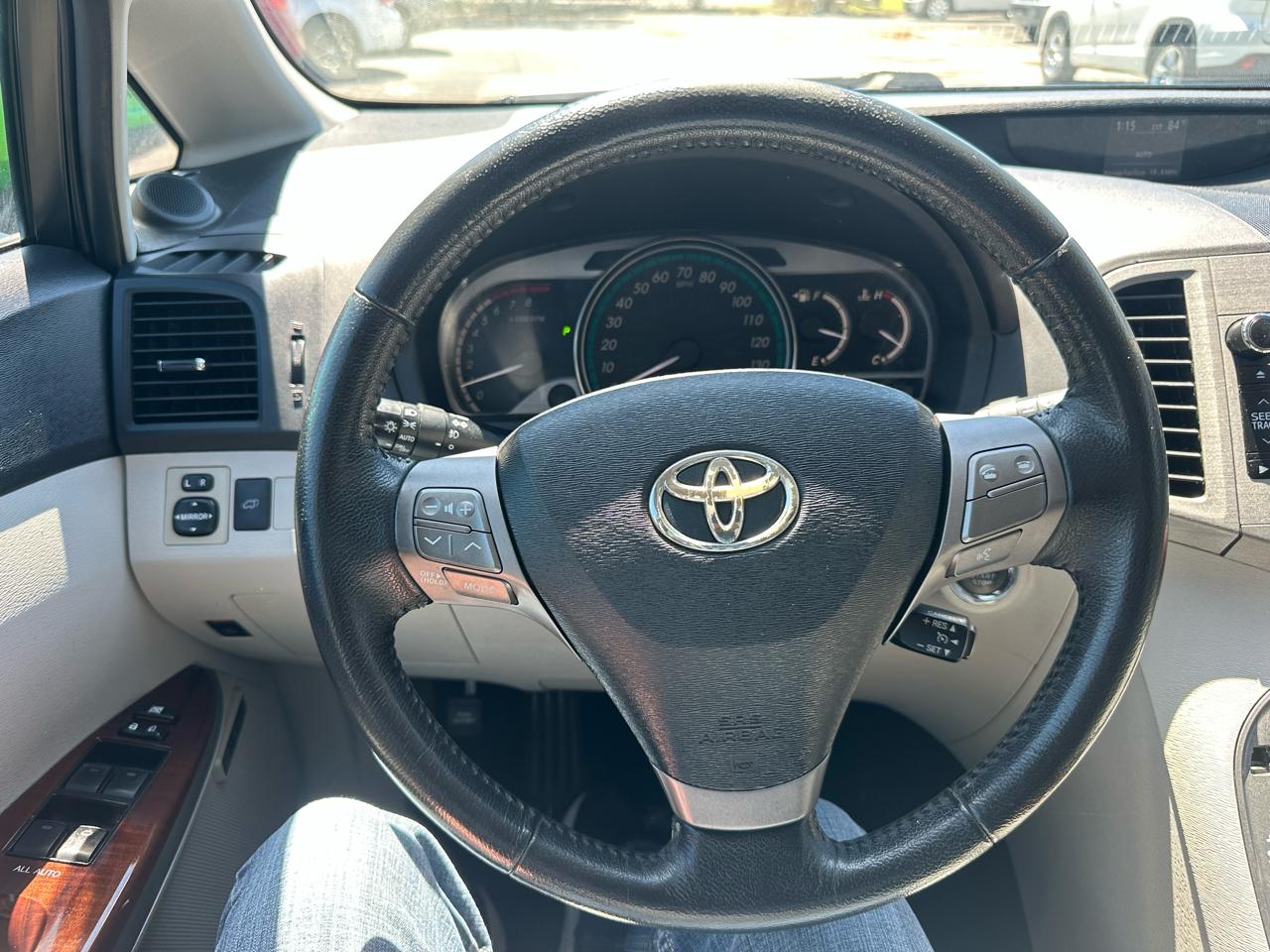 Toyota Venza 4dr Wgn I4 FWD (Natl) 2010