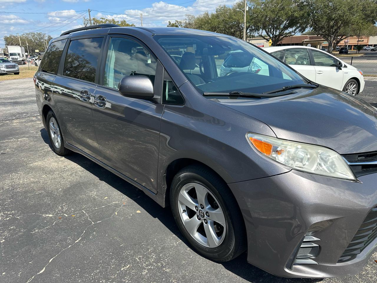 Toyota Sienna LE 8-Passenger Seating 2018