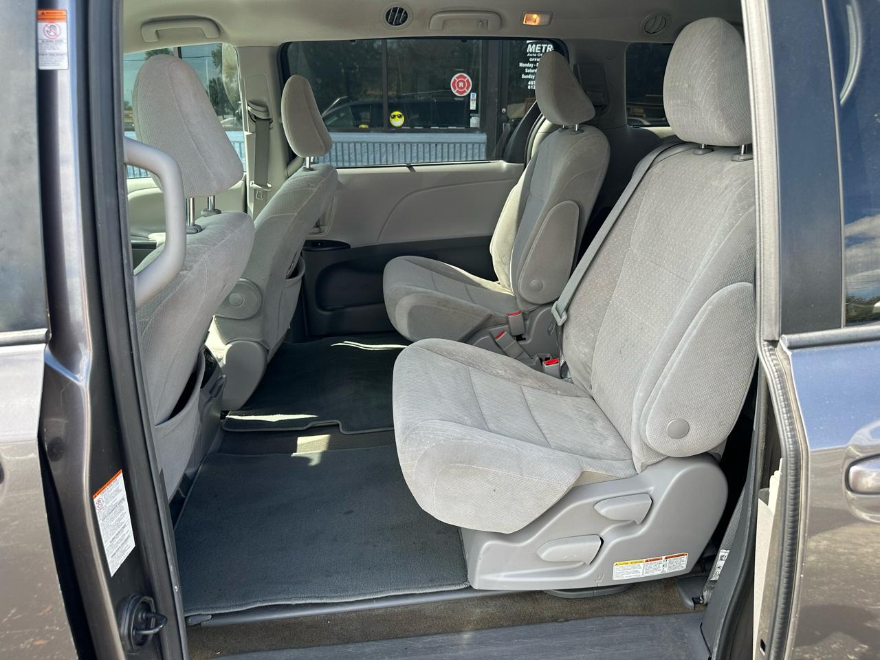 Toyota Sienna LE 8-Passenger Seating 2018