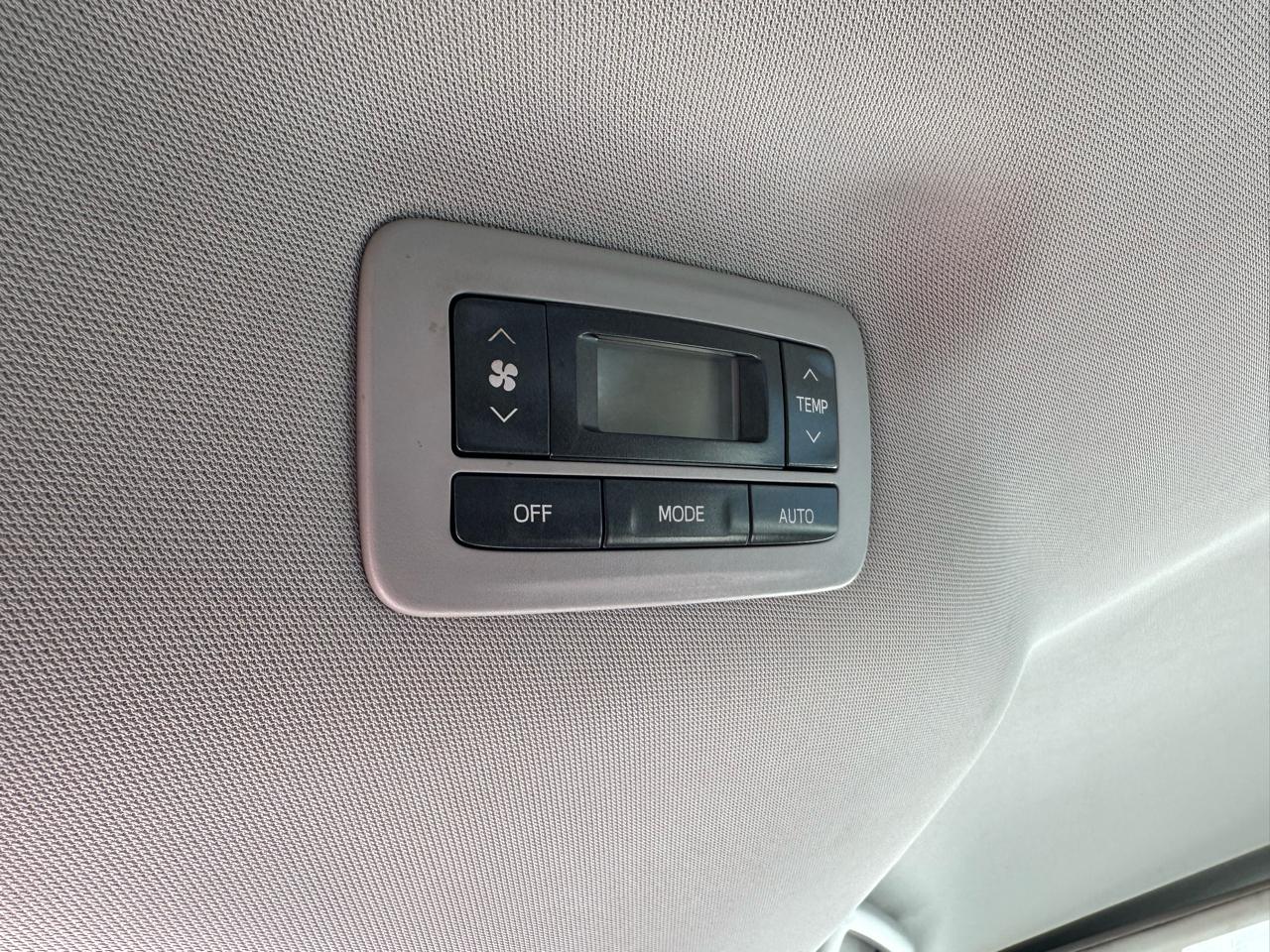 Toyota Sienna LE 8-Passenger Seating 2018