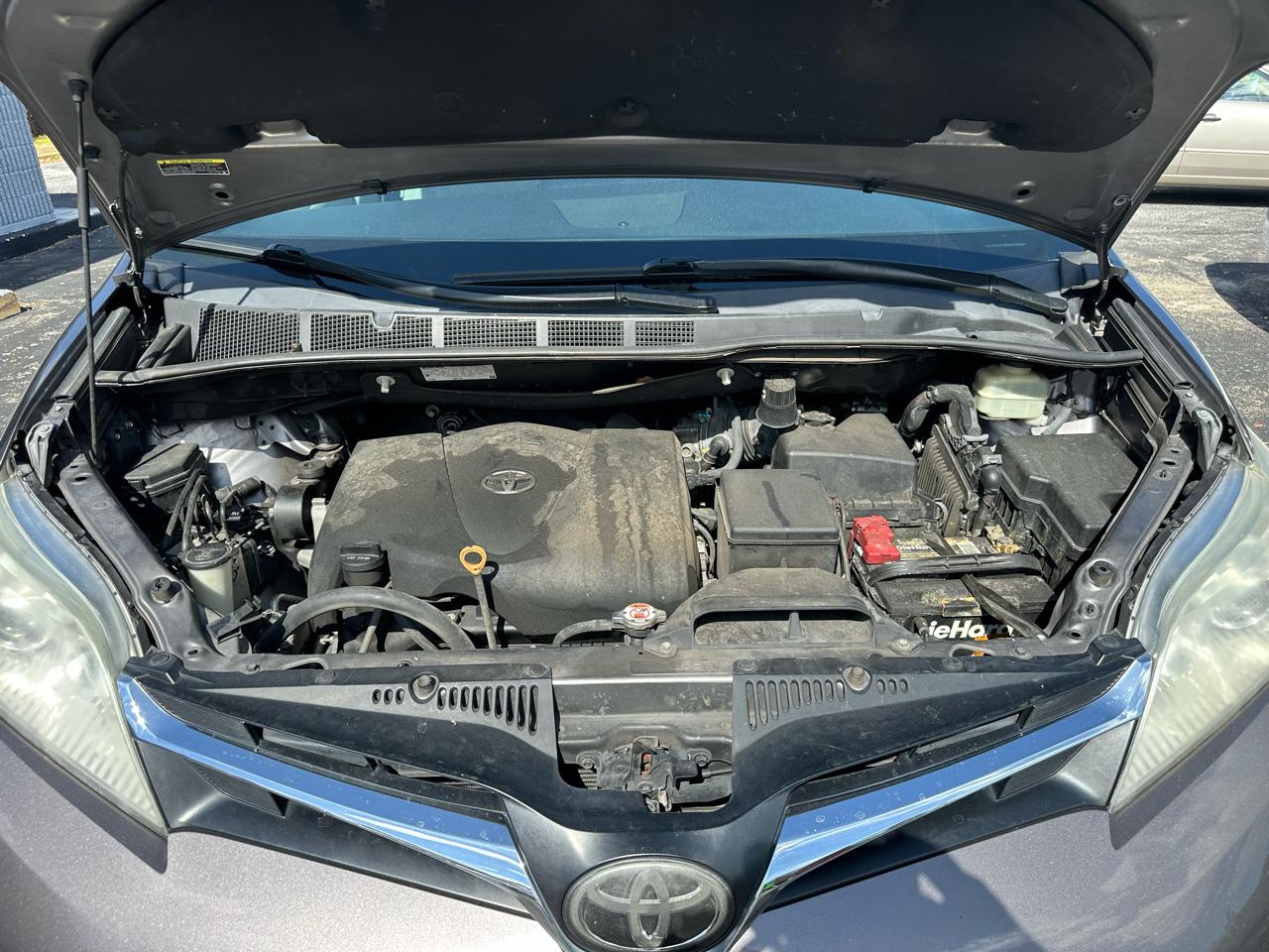 Toyota Sienna LE 8-Passenger Seating 2018