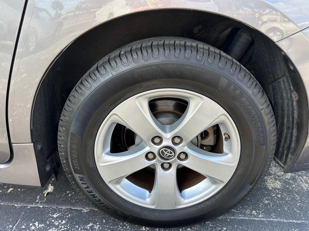 Toyota Sienna LE 8-Passenger Seating 2018