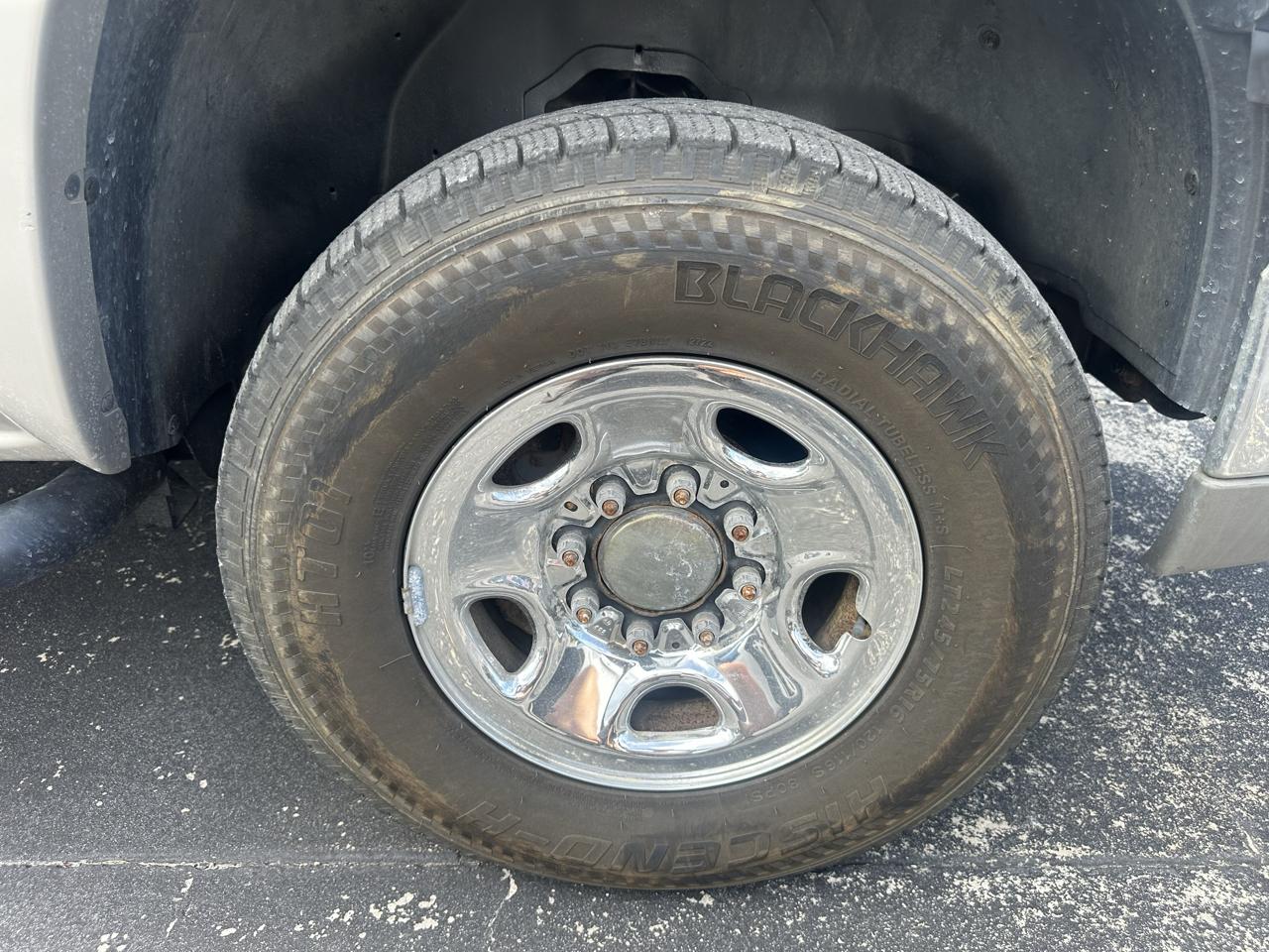 Chevrolet Silverado 2500HD Ext Cab 143.5" WB 4WD LS 2004