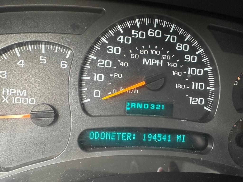 Chevrolet Silverado 2500HD Ext Cab 143.5" WB 4WD LS 2004
