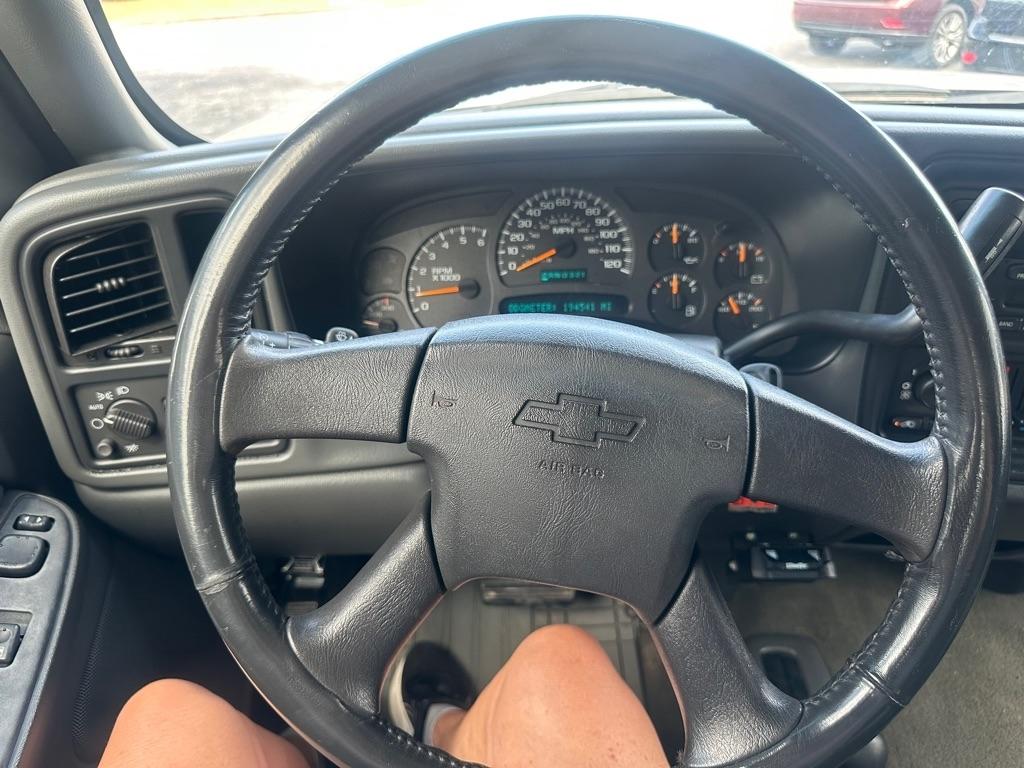 Chevrolet Silverado 2500HD Ext Cab 143.5" WB 4WD LS 2004