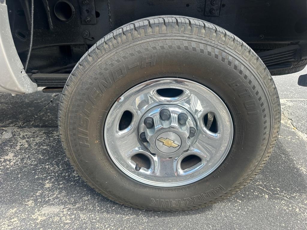Chevrolet Silverado 2500HD Ext Cab 143.5" WB 4WD LS 2004