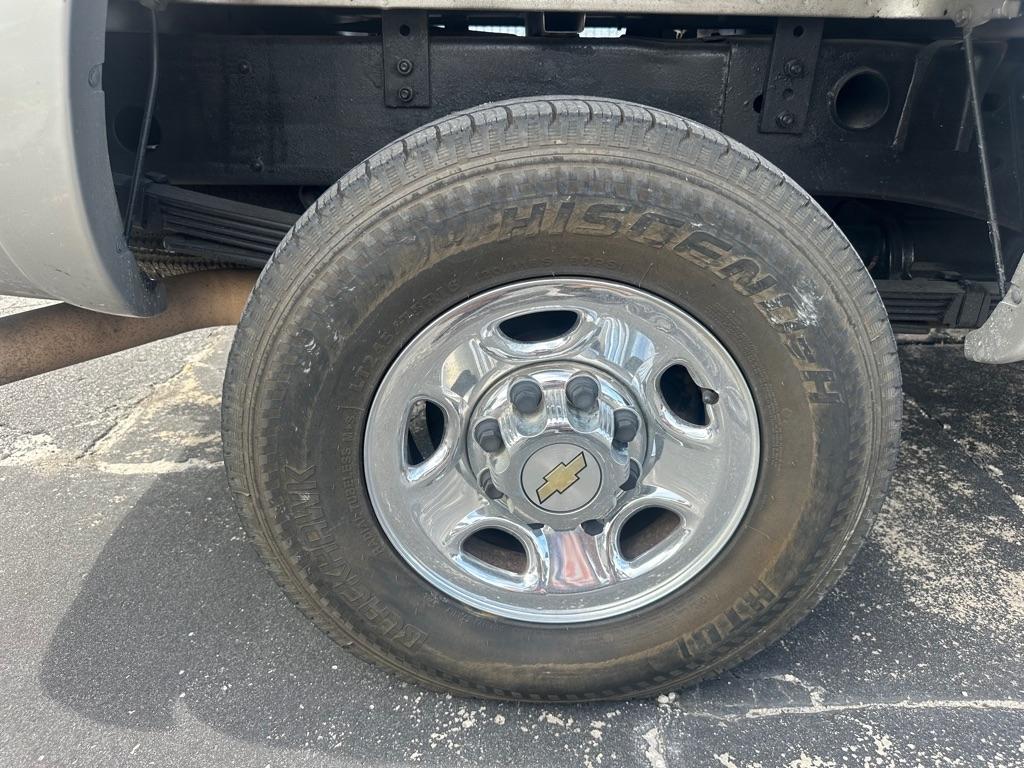 Chevrolet Silverado 2500HD Ext Cab 143.5" WB 4WD LS 2004