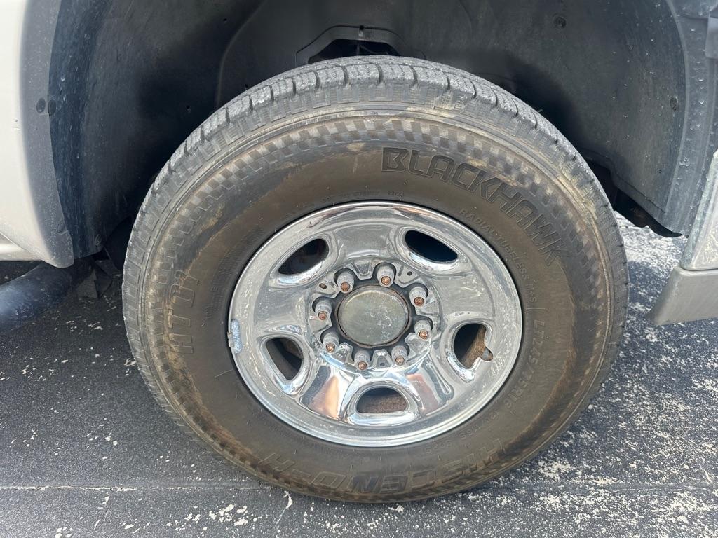Chevrolet Silverado 2500HD Ext Cab 143.5" WB 4WD LS 2004