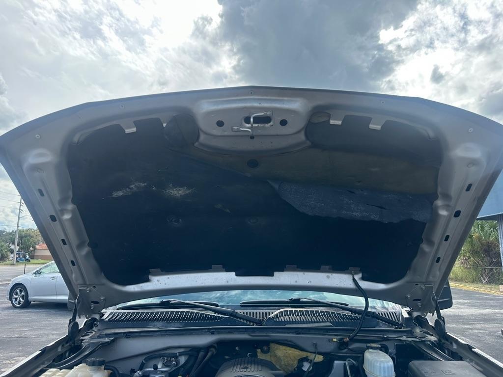 Chevrolet Silverado 2500HD Ext Cab 143.5" WB 4WD LS 2004