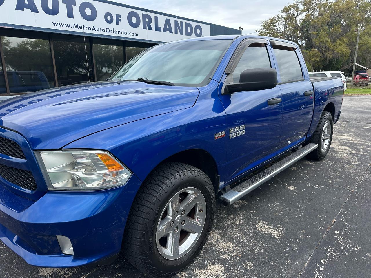 RAM 1500 4WD Crew Cab 140.5" Tradesman 2014