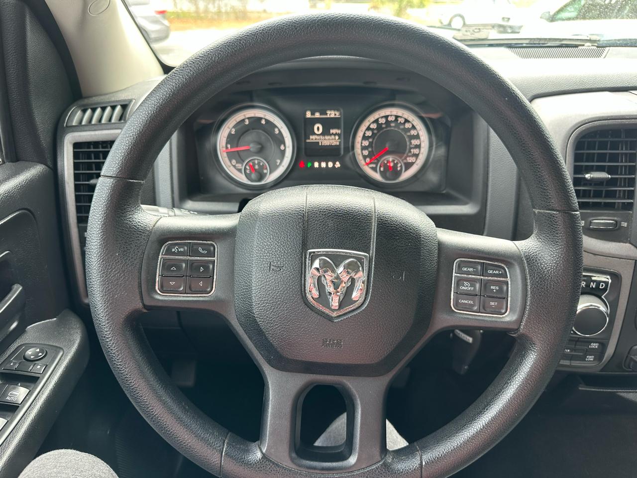 RAM 1500 4WD Crew Cab 140.5" Tradesman 2014