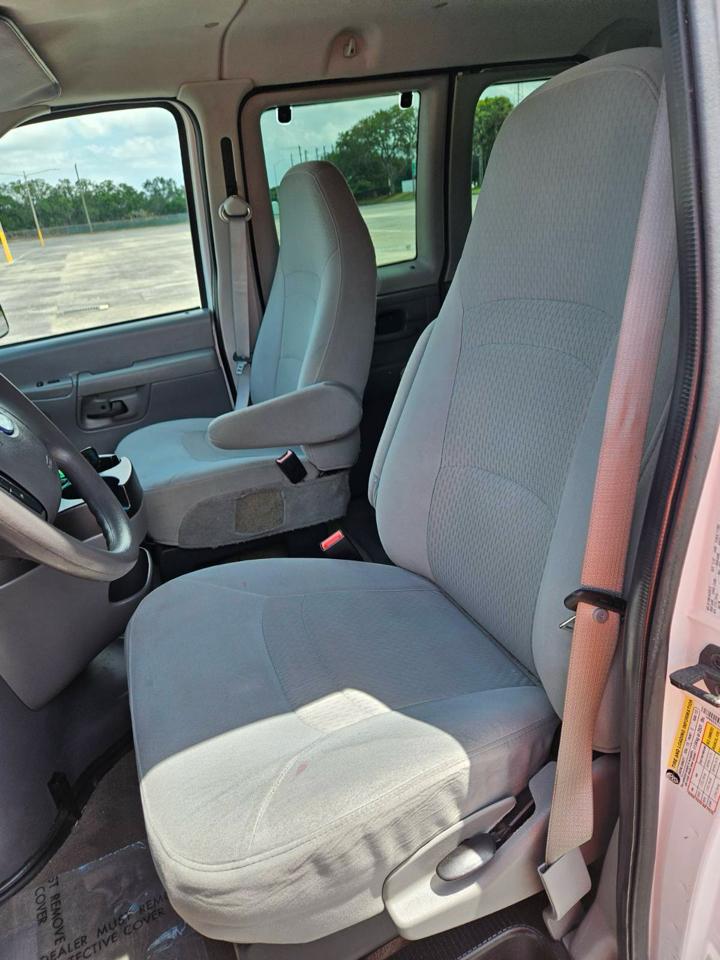 Ford Econoline  2008