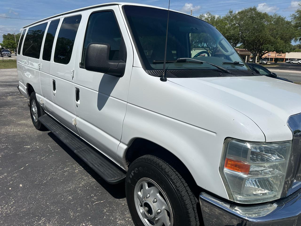 Ford Econoline E-350 XLT Super Duty Extended 2008