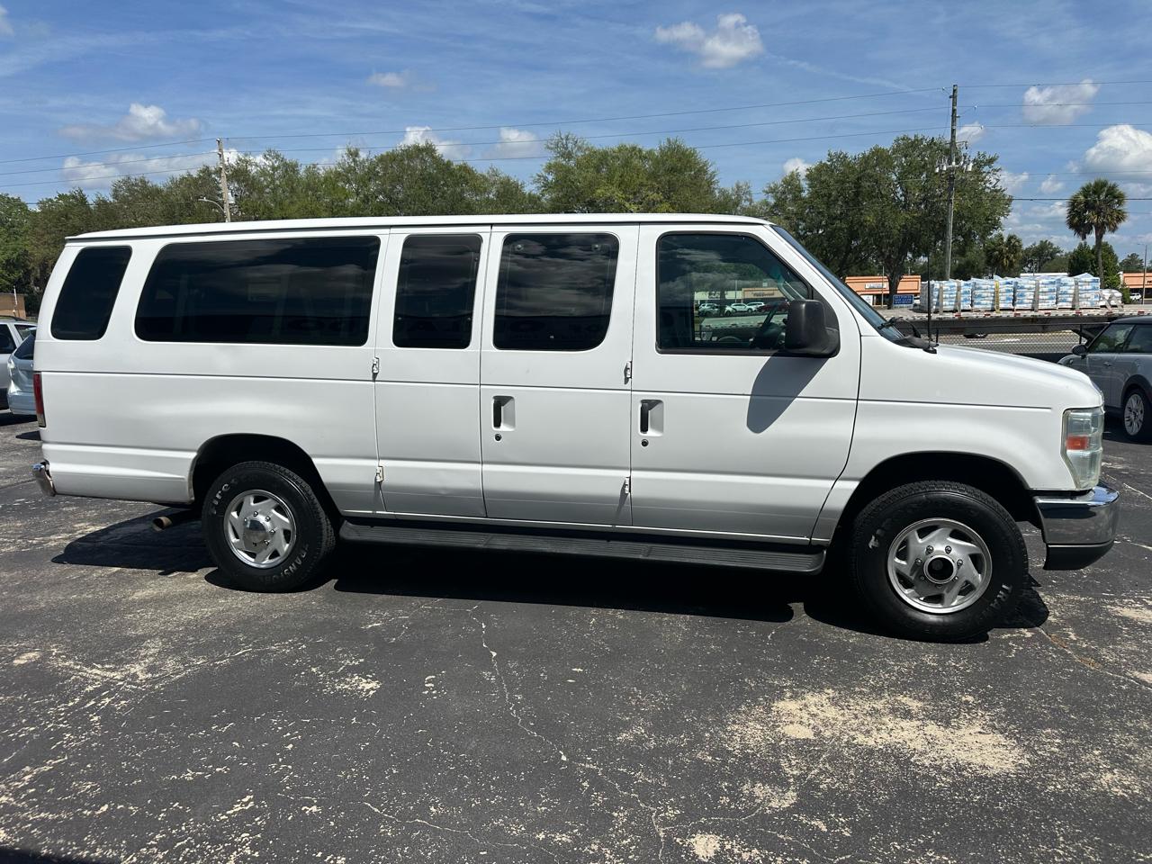 Ford Econoline E-350 XLT Super Duty Extended 2008