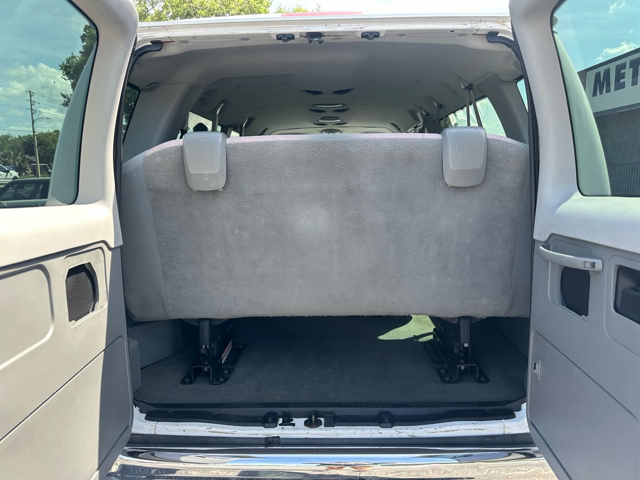 Ford Econoline E-350 XLT Super Duty Extended 2008