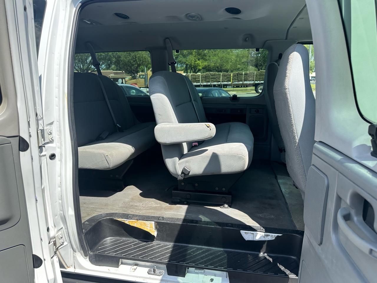 Ford Econoline E-350 XLT Super Duty Extended 2008
