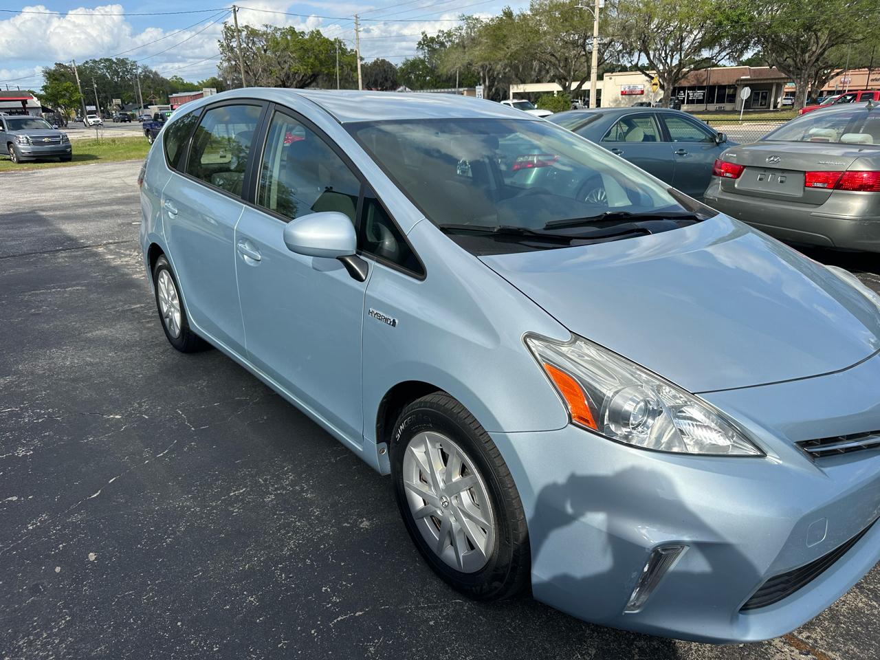 Toyota Prius V 5dr Wgn Two (Natl) 2012