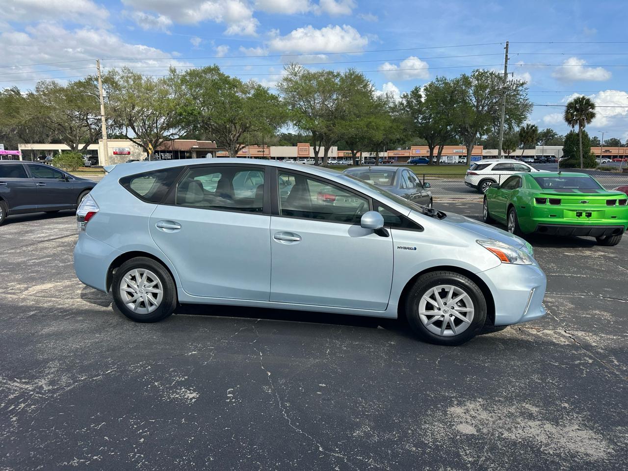 Toyota Prius V 5dr Wgn Two (Natl) 2012