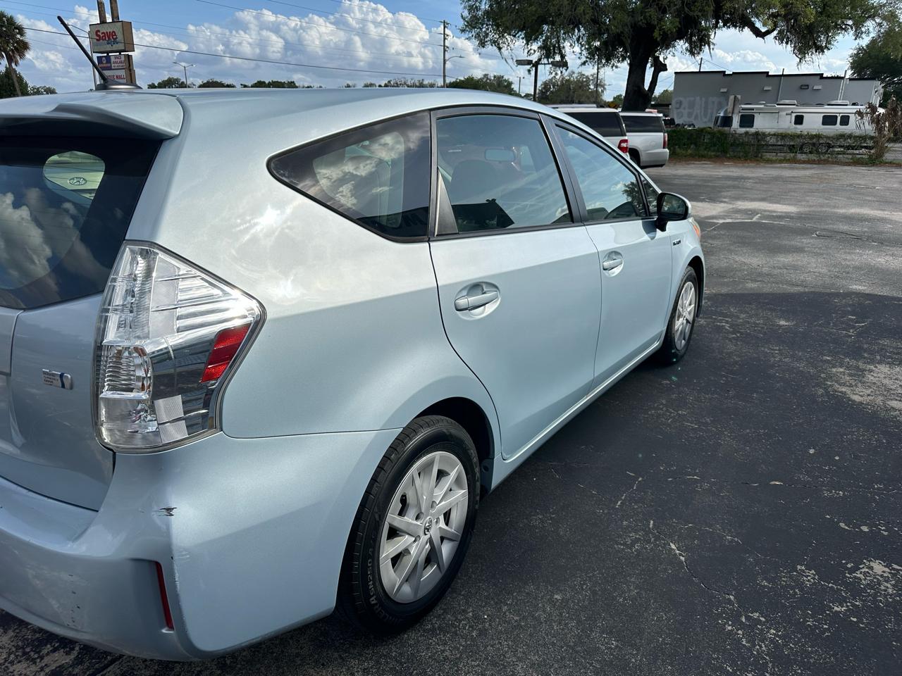 Toyota Prius V 5dr Wgn Two (Natl) 2012