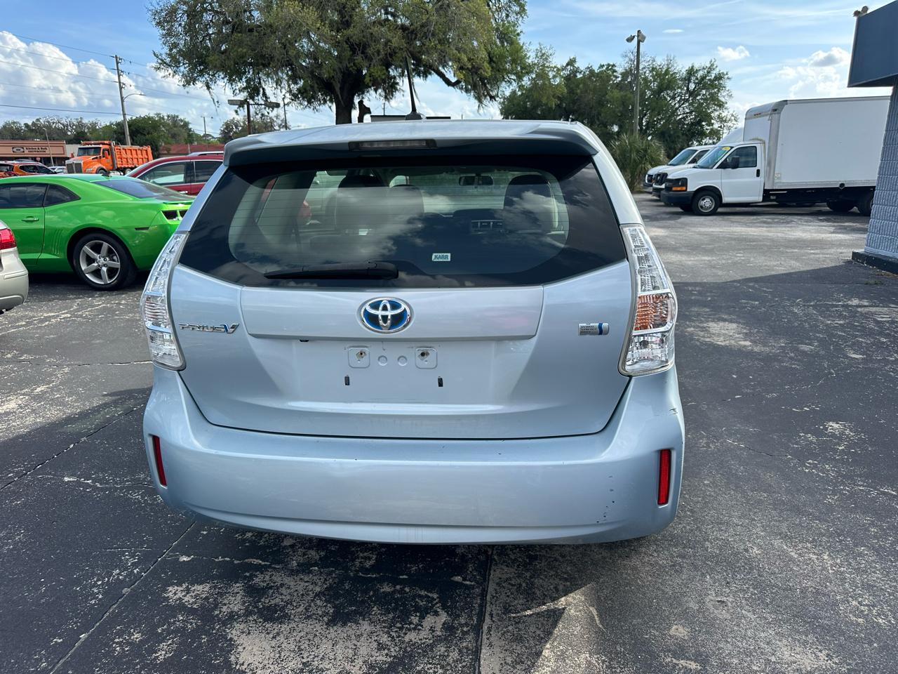 Toyota Prius V 5dr Wgn Two (Natl) 2012