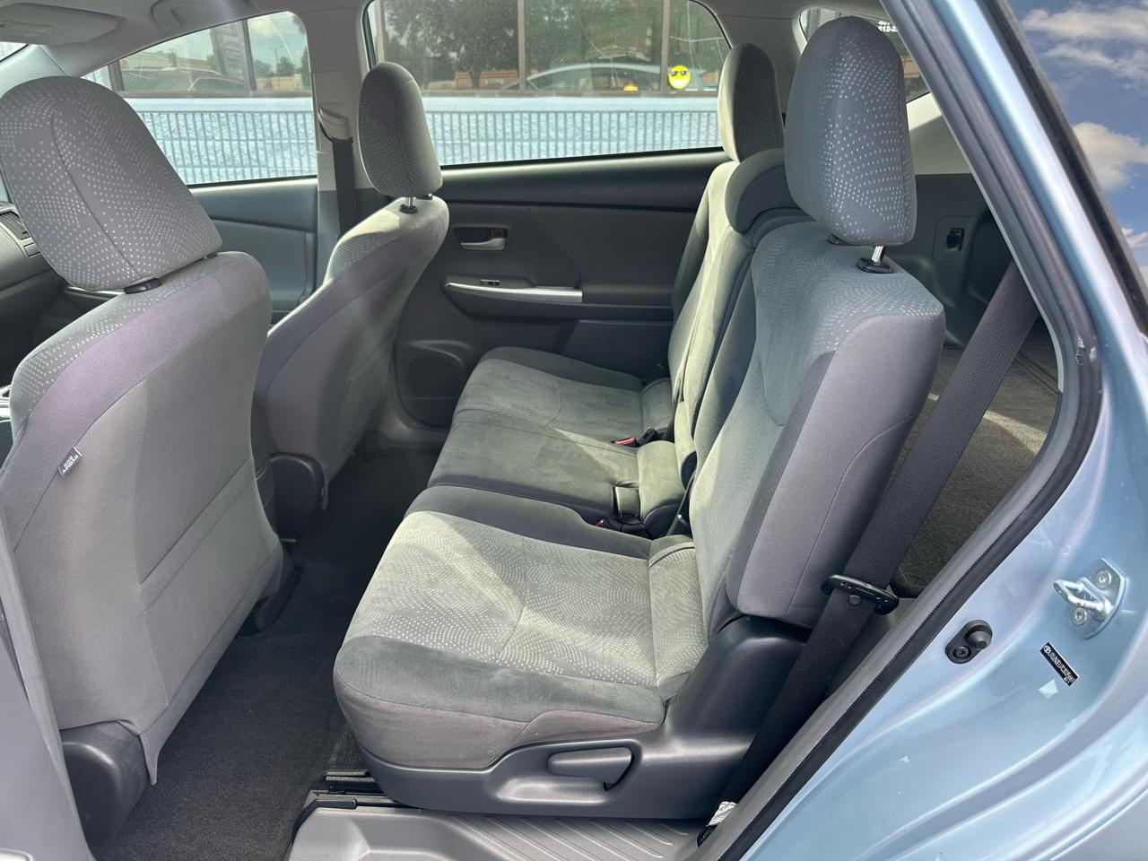 Toyota Prius V 5dr Wgn Two (Natl) 2012