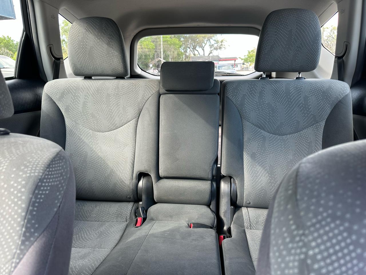 Toyota Prius V 5dr Wgn Two (Natl) 2012