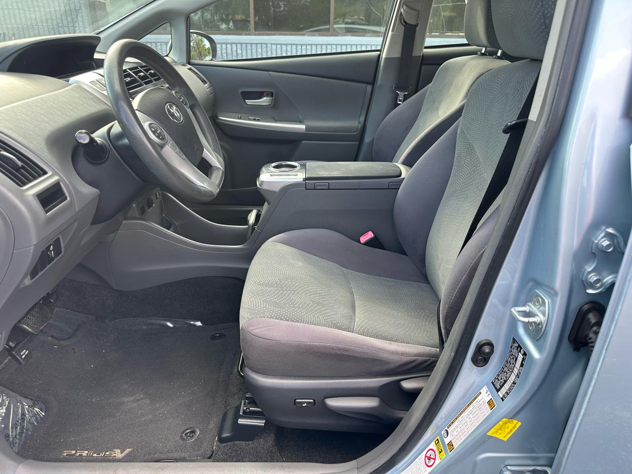 Toyota Prius V 5dr Wgn Two (Natl) 2012