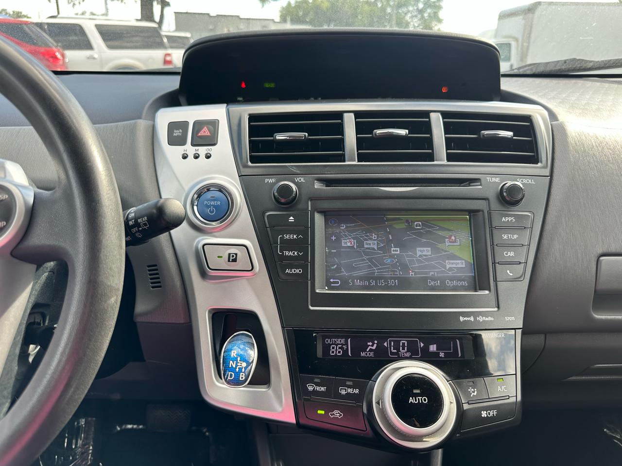 Toyota Prius V 5dr Wgn Two (Natl) 2012