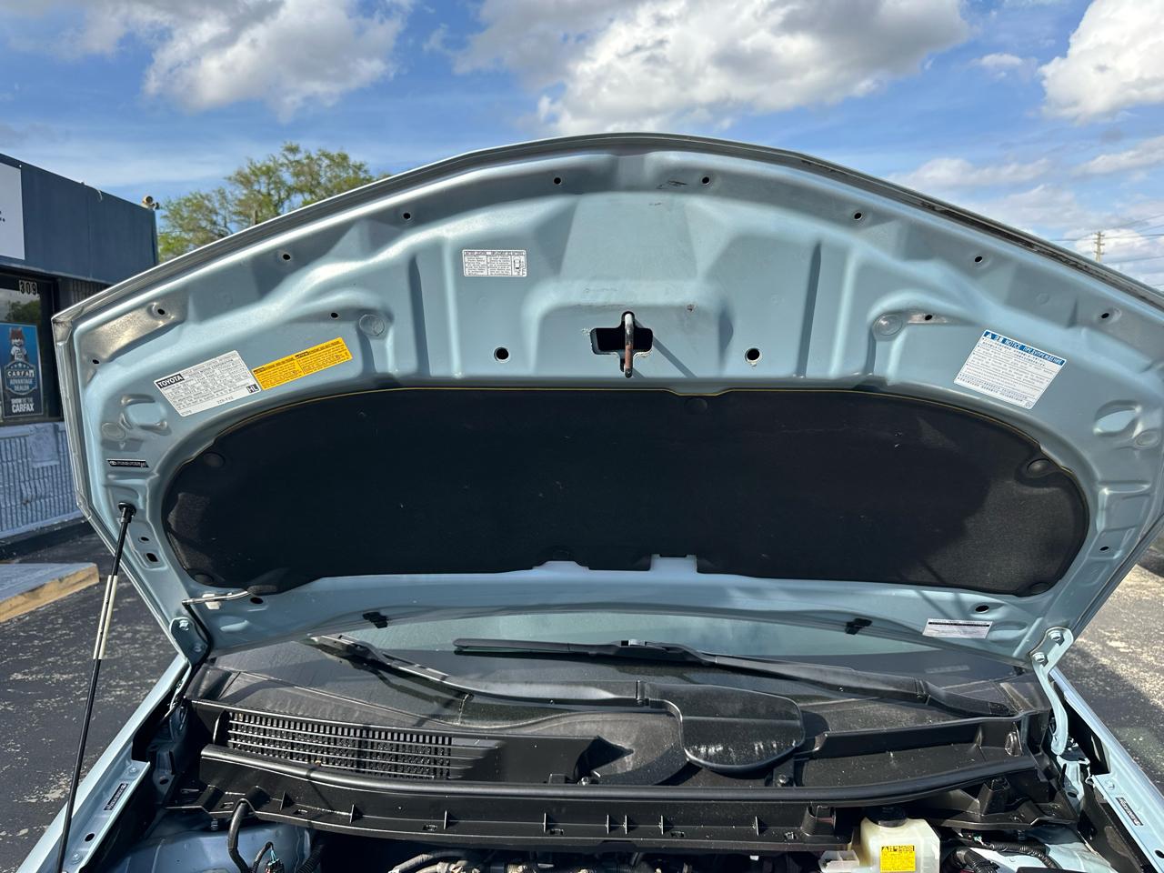 Toyota Prius V 5dr Wgn Two (Natl) 2012