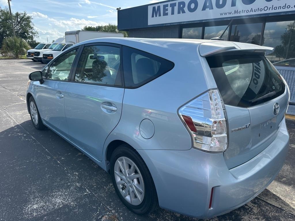 Toyota Prius V 5dr Wgn Two (Natl) 2012