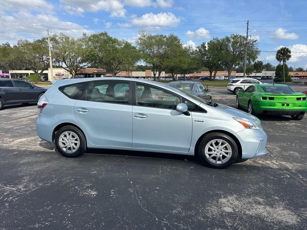 Toyota Prius V 5dr Wgn Two (Natl) 2012