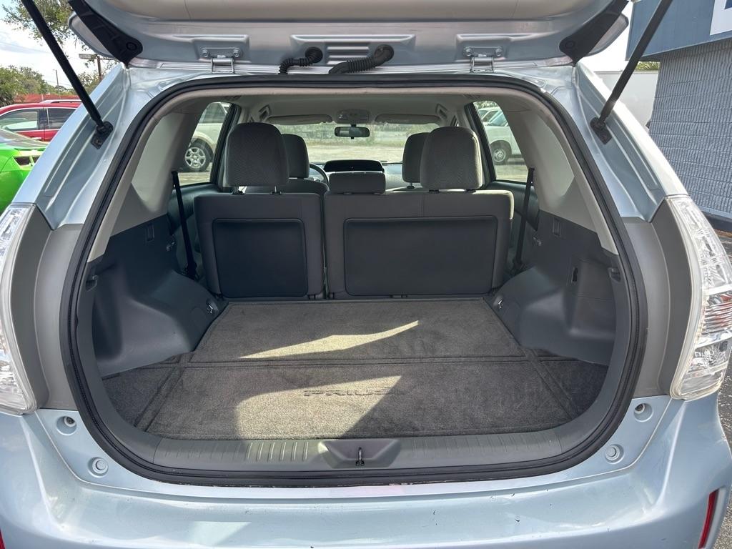 Toyota Prius V 5dr Wgn Two (Natl) 2012