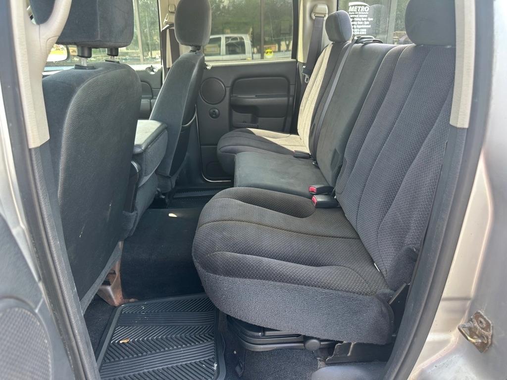 Dodge Ram 1500 4dr Quad Cab 140.5" WB 4WD SLT 2004