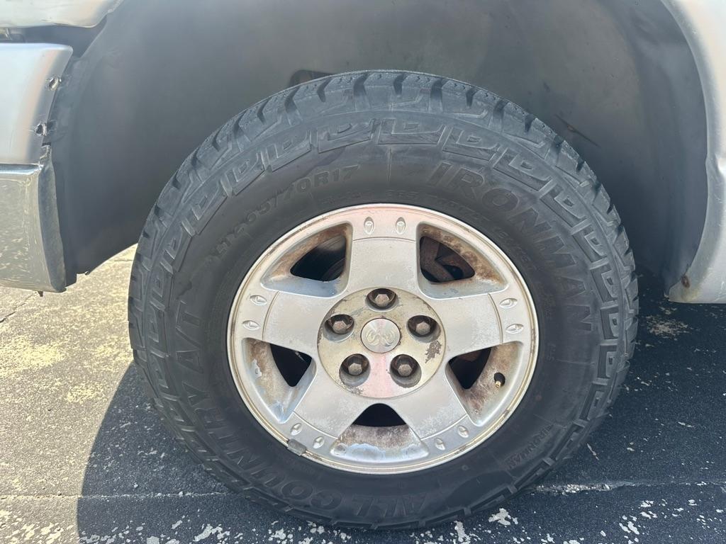 Dodge Ram 1500 4dr Quad Cab 140.5" WB 4WD SLT 2004