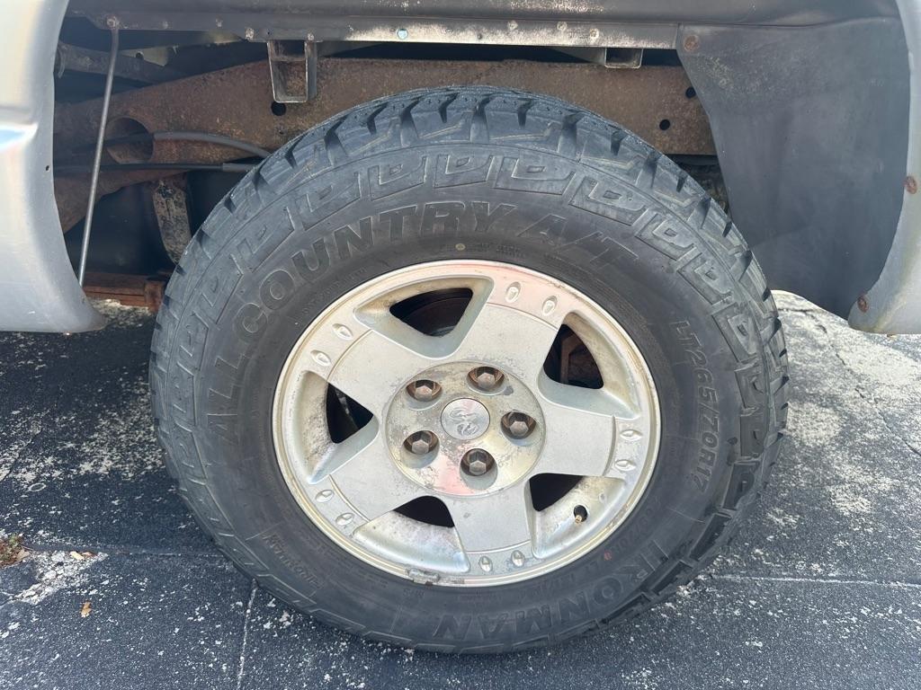 Dodge Ram 1500 4dr Quad Cab 140.5" WB 4WD SLT 2004