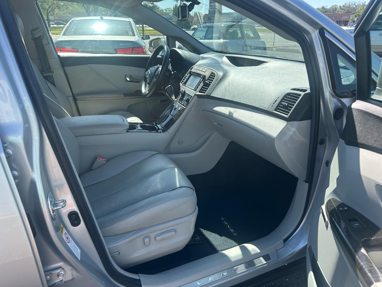 Toyota Venza 4dr Wgn V6 AWD XLE (Natl) 2014