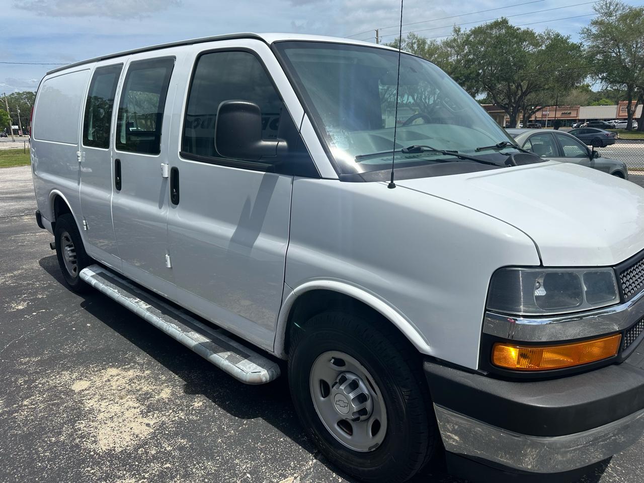 Chevrolet Express Cargo Van 2500 135" WB RWD 2018