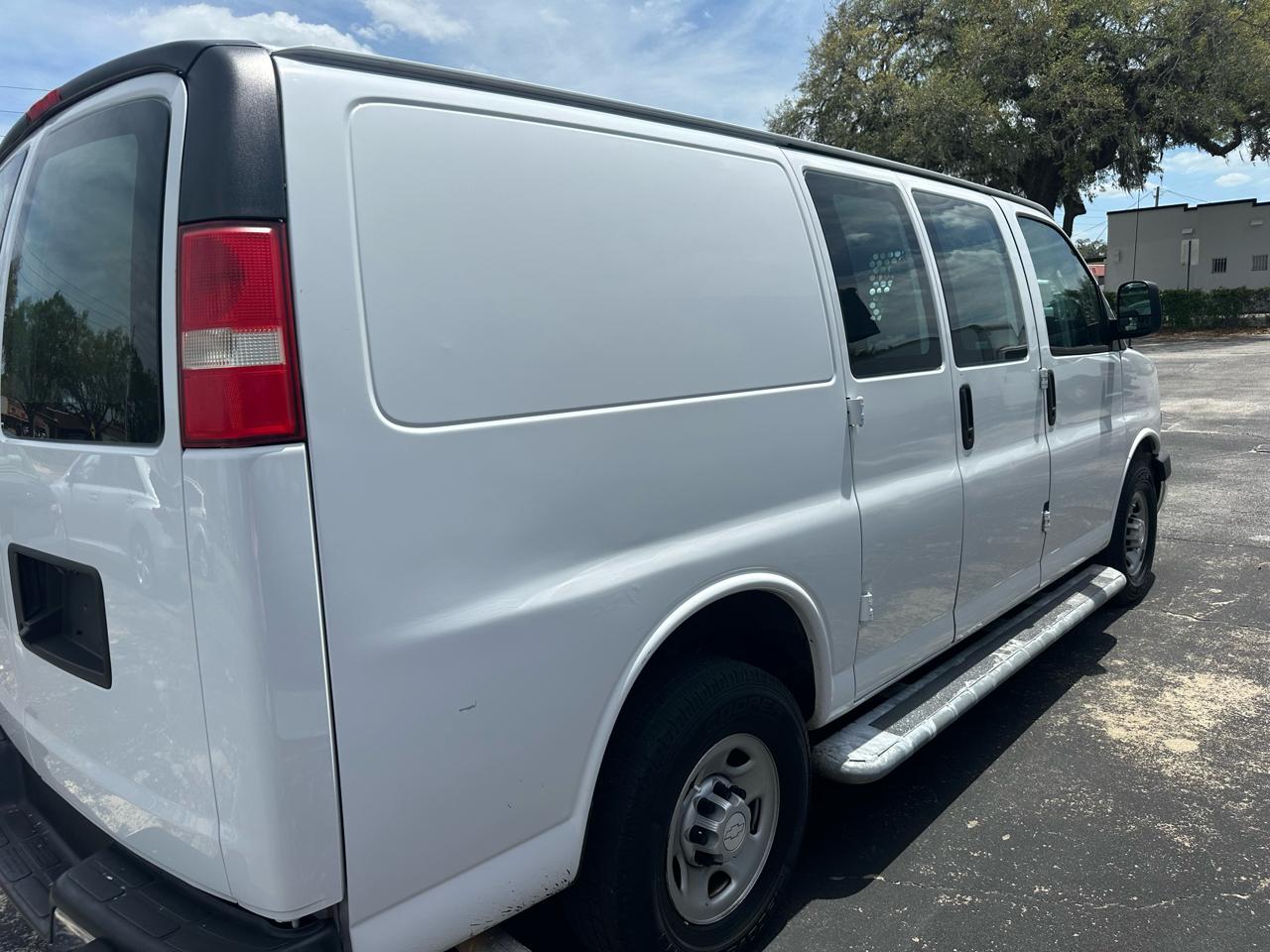 Chevrolet Express Cargo Van 2500 135" WB RWD 2018