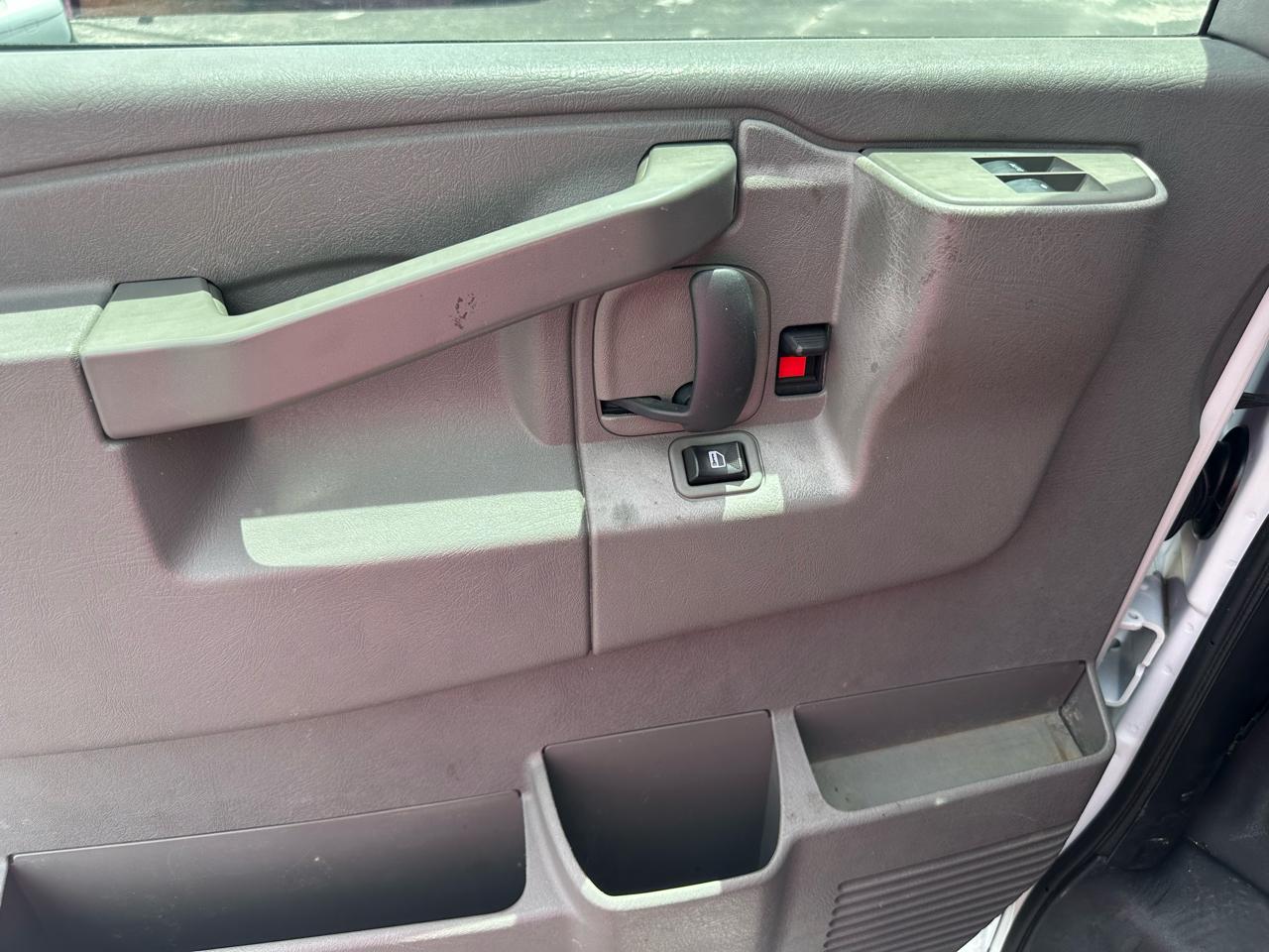 Chevrolet Express Cargo Van 2500 135" WB RWD 2018