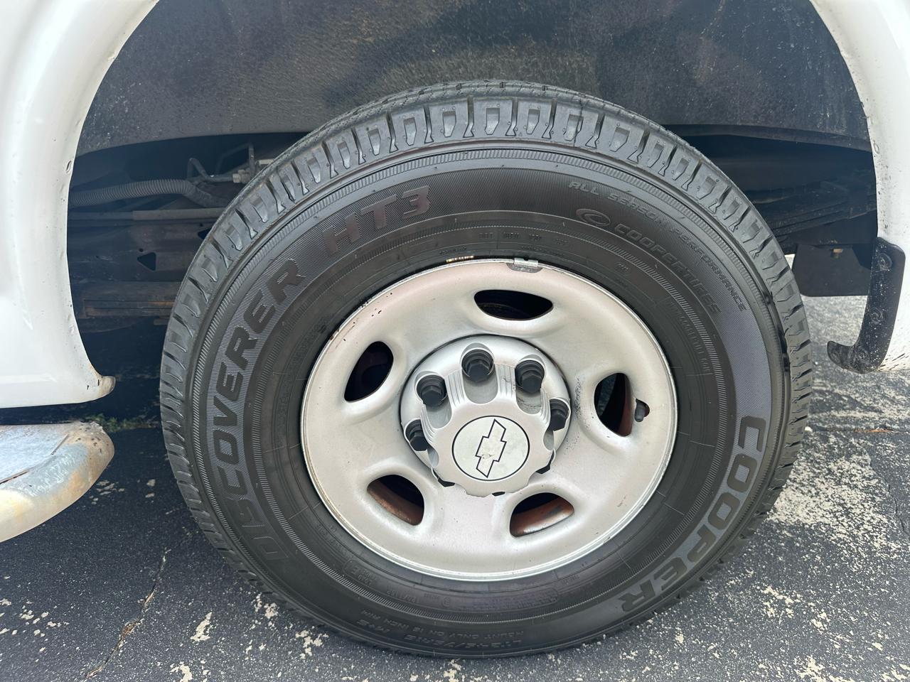 Chevrolet Express Cargo Van 2500 135" WB RWD 2018