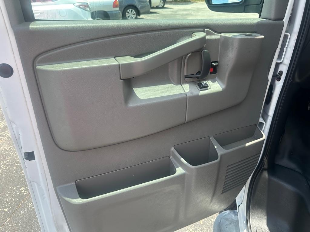 Chevrolet Express Cargo Van 2500 135" WB RWD 2018