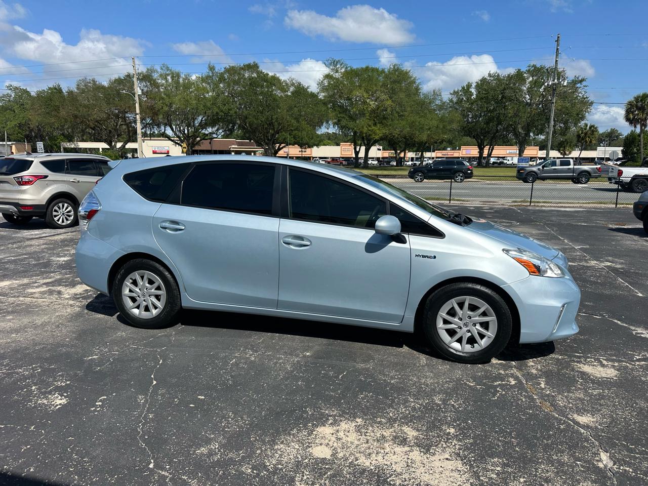 Toyota Prius V 5dr Wgn Two (Natl) 2013