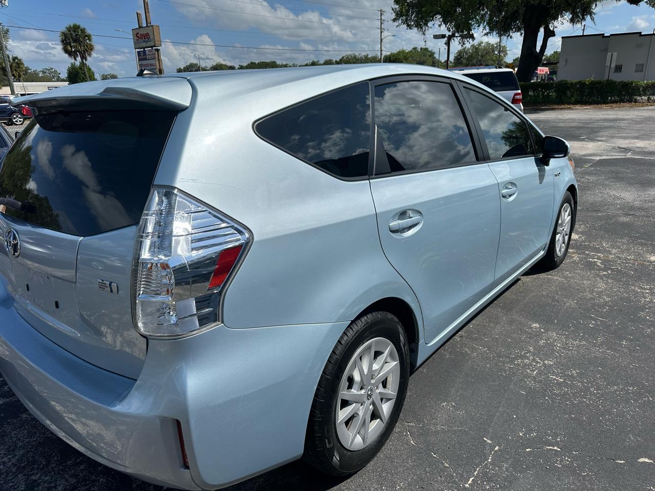 Toyota Prius V 5dr Wgn Two (Natl) 2013